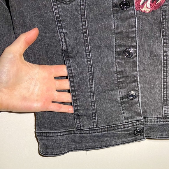 Kensie Jeans | Womens Junior Black Washed Embroidered Floral Jean Jacket Girly - Picture 5 of 6